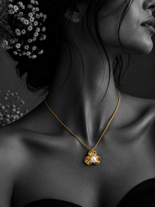 Aurora Pearl Sculpt Pendant Necklace